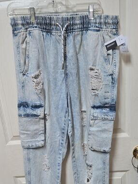 Light Wash Distressed Cargo Jeans - Women